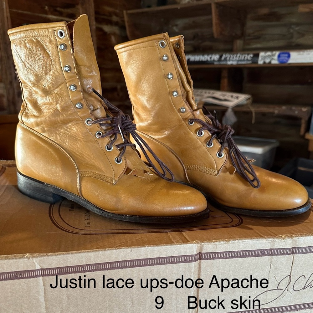 Men’s laceup cowboy boots-tan
